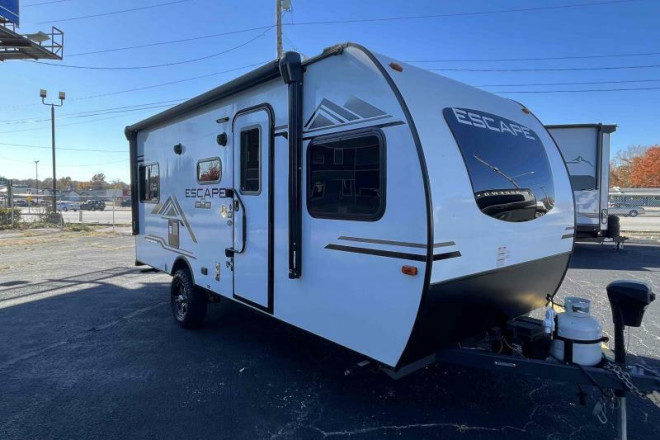 2022 Escape E18 Hatch