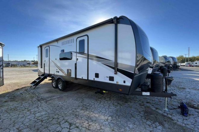 2024 Rockwood 8262RBS  Signature