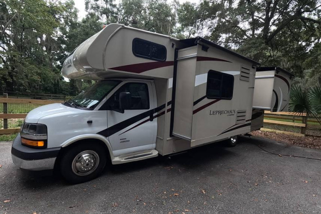 2019 Leprechaun 260DS