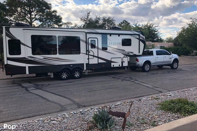 2019 Alpine 3400RS