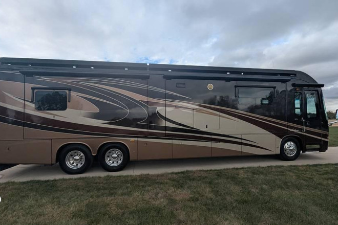 2013 Anthem 42DEQ