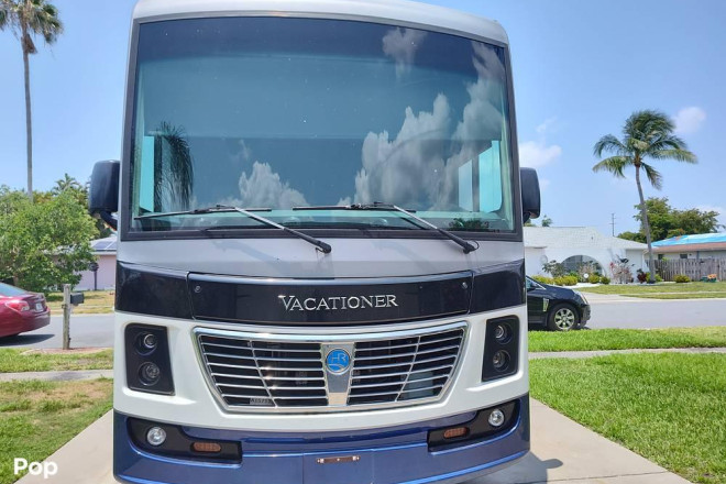 2019 Vacationer 35K
