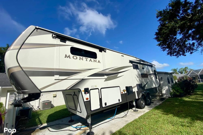 2020 Montana 3120RL