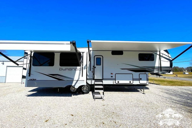 2023 Durango 333RLT