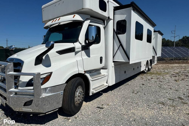 2024 Show Hauler 35KQSSL
