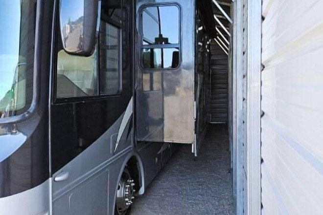 2011 Berkshire 390BH