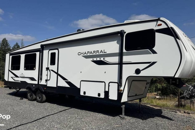 2025 Chaparral Lite 30BHS