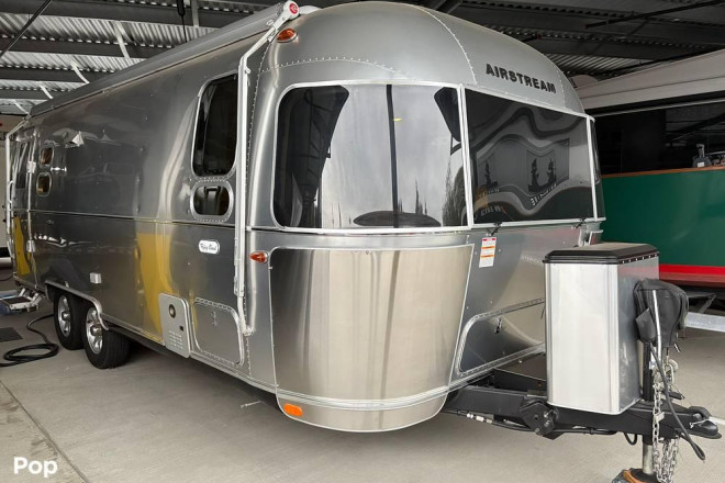 2022 Flying Cloud 25FB Twin