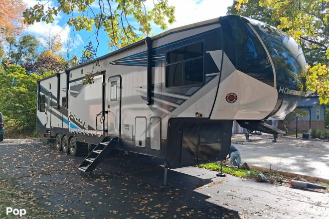 2022 Cyclone 4270