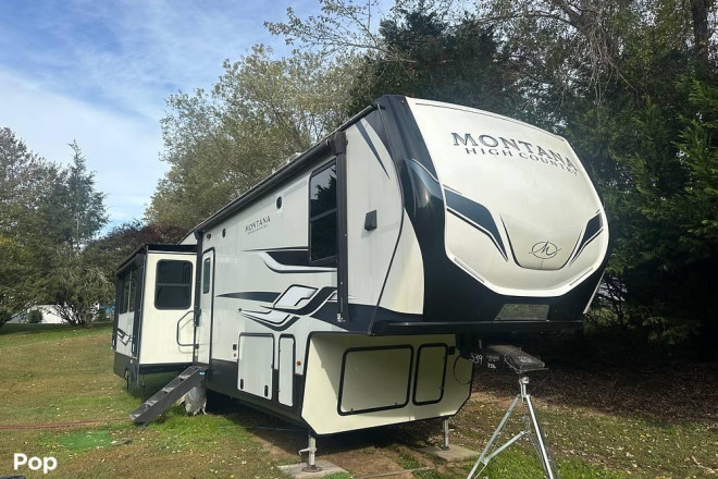 2022 Montana High Country 331RL