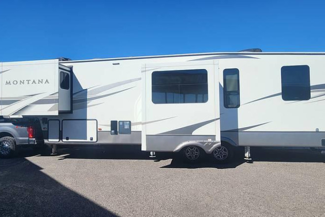 2020 Montana 37LK