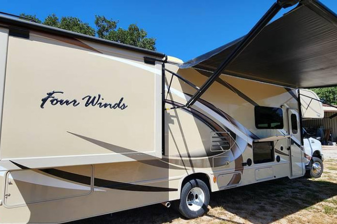 2017 Four Winds 31L