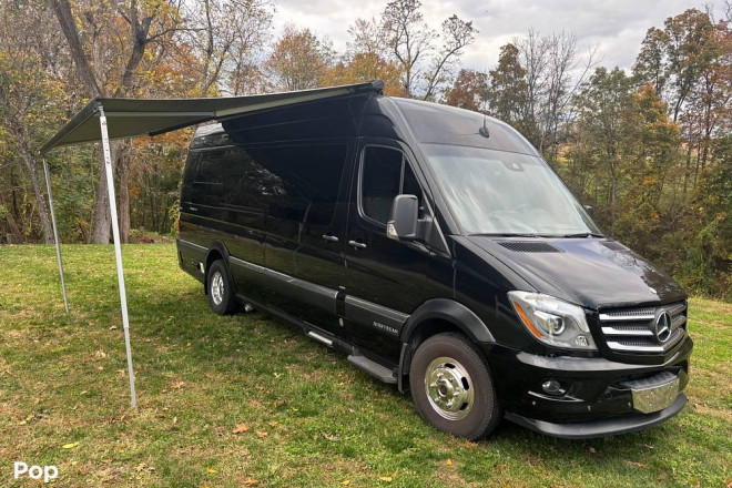 2016 Interstate Lounge EXT 3500