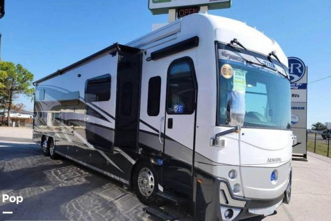 2022 Armada 44LE