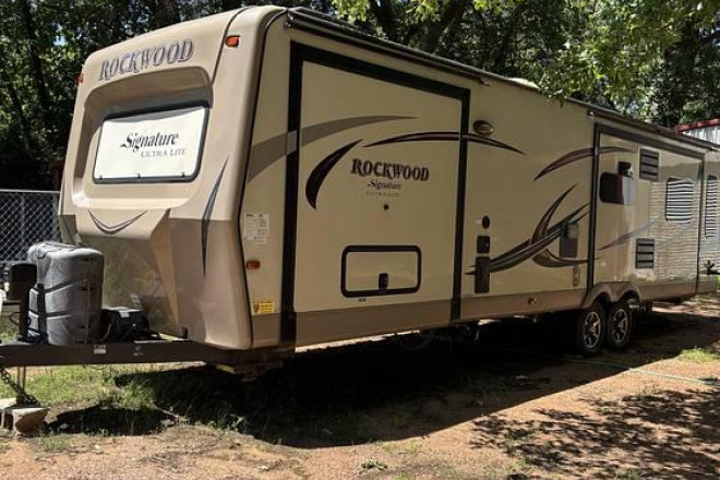 2016 Signature Ultra-Lite 8329SS