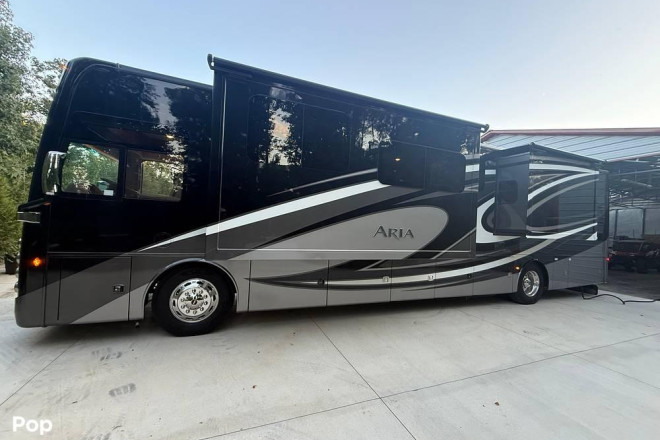 2021 Aria Series M-3901 Freightliner