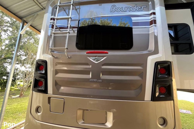 2017 Bounder 34T