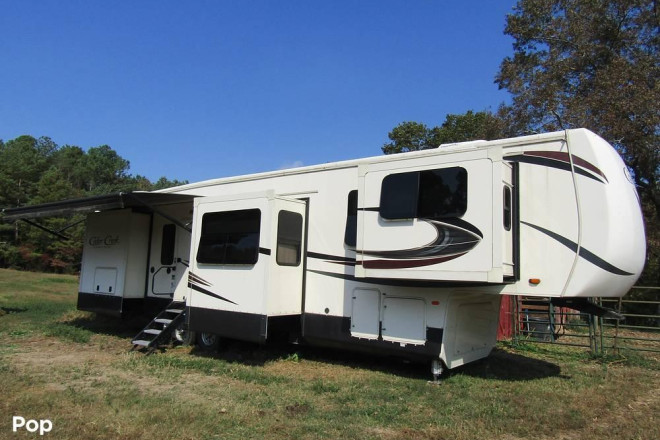 2019 Silverback 37FLK