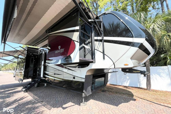 2019 Beacon 39RLB