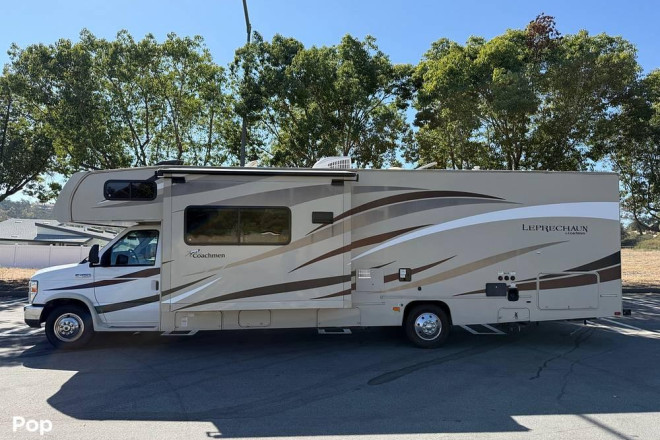 2018 Leprechaun 320BH