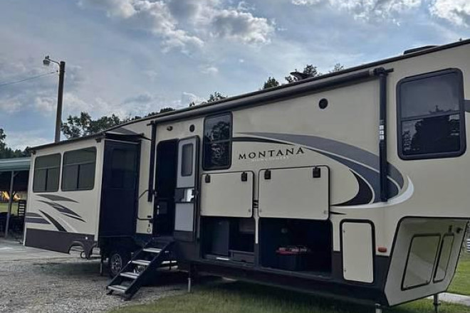 2020 Montana High Country HM385BR