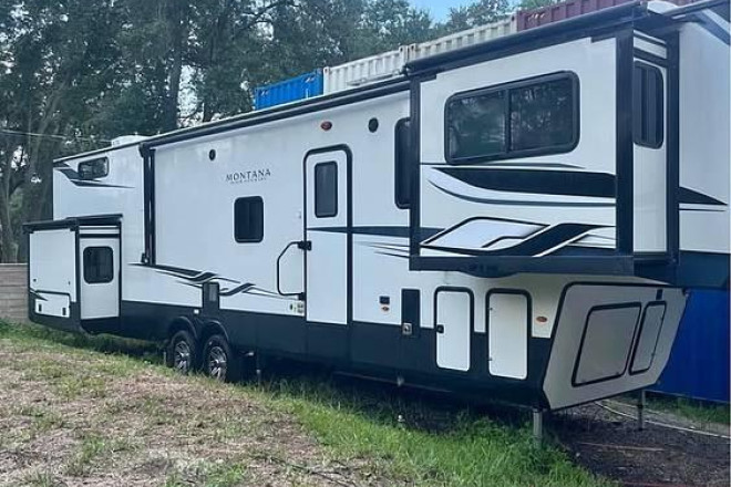 2022 Montana High Country 377fl