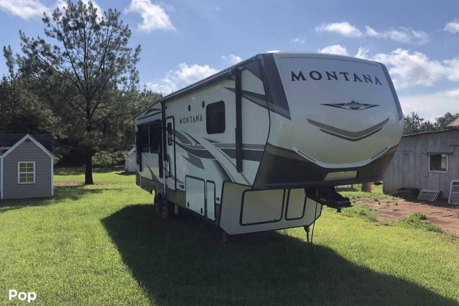 2020 Montana 3120RL