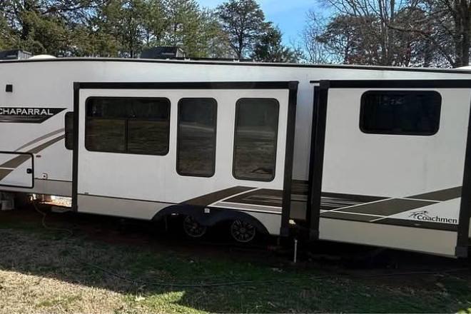 2022 Chaparral 367BH