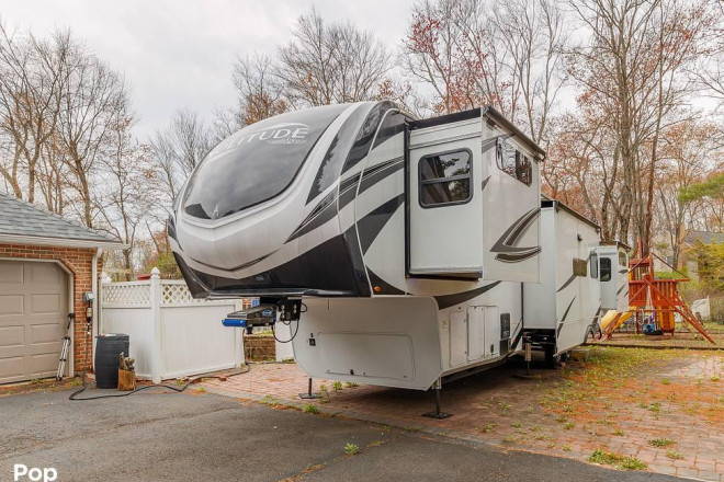 2023 Solitude 391DL-R