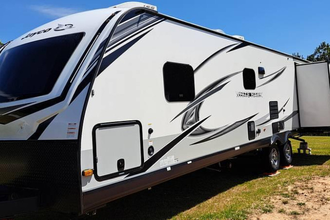 2022 White Hawk 32BH