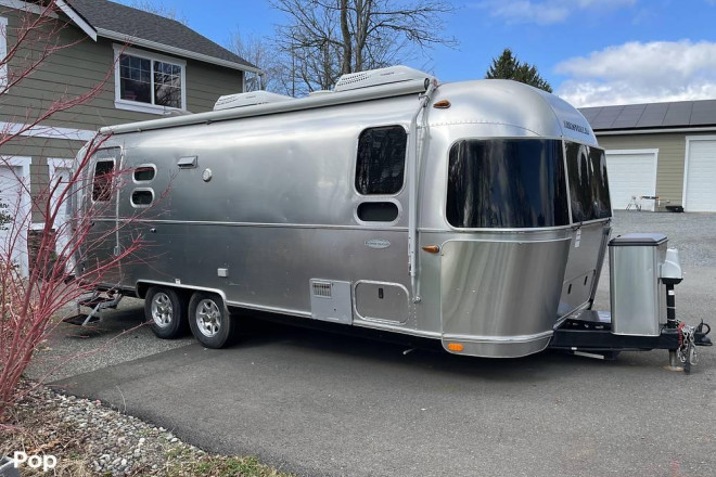 2019 Flying Cloud 25FB Twin
