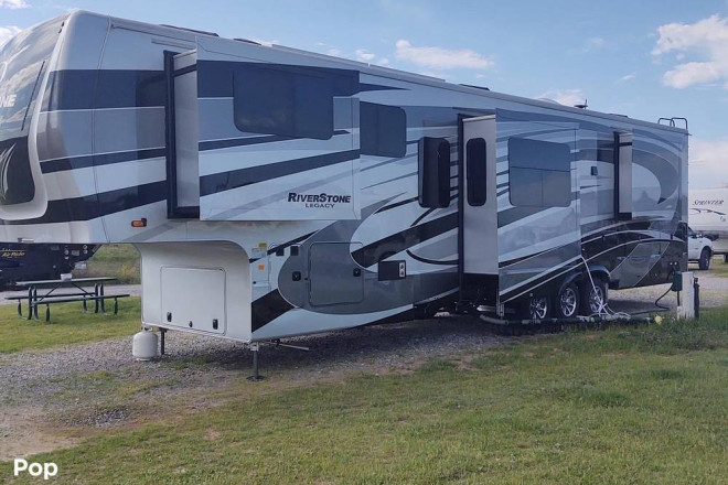 2021 Riverstone Legacy 39FKTH