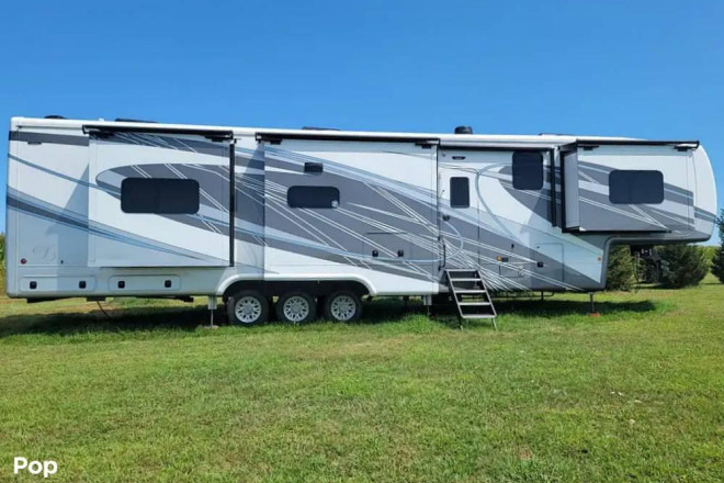 2024 Mobile Suites 44 Orlando