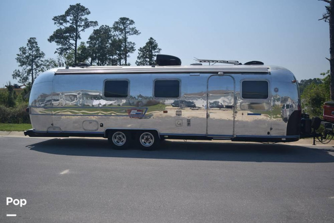 1975 International Sovereign 31 Twin Rear Bath