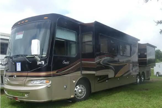 2008 Camelot 42PDQ