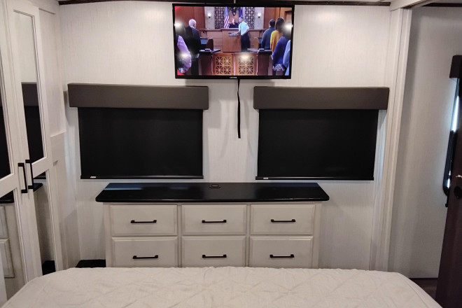 2021 Bighorn Traveler 33rks