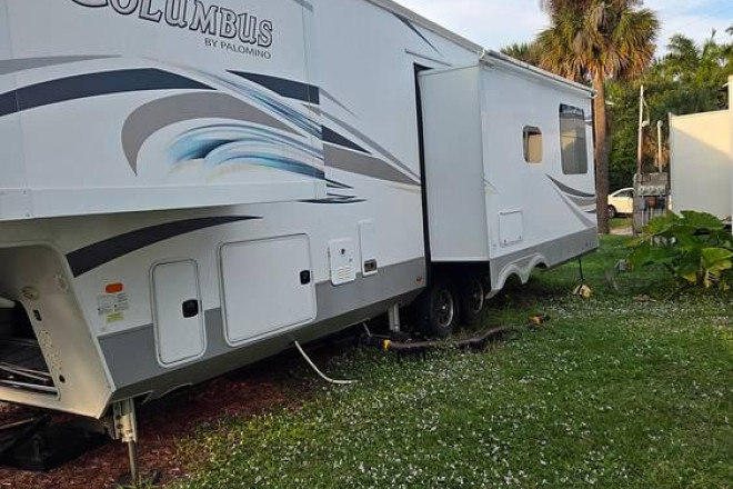 2021 Palomino Columbus 366RLC