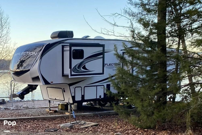 2022 Reflection 303RLS