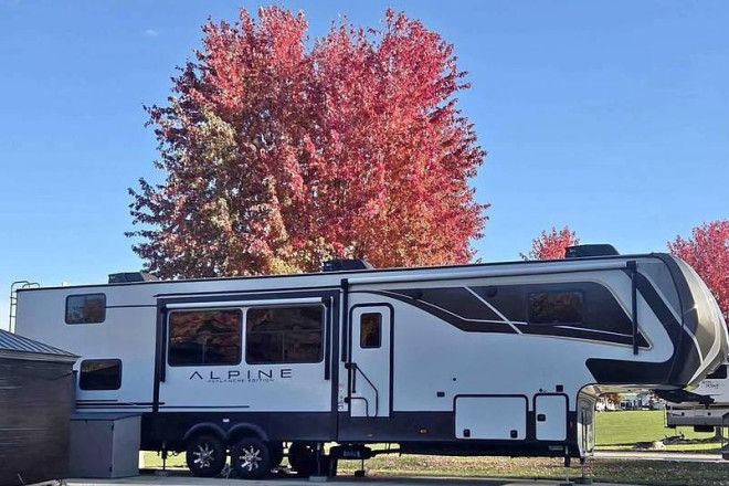 2024 Avalanche 390DS