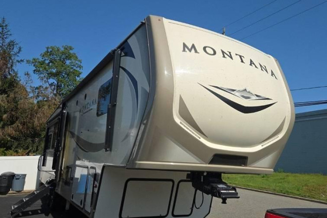 2019 Montana 3721 RL