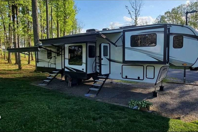 2023 Reflection 370FLS