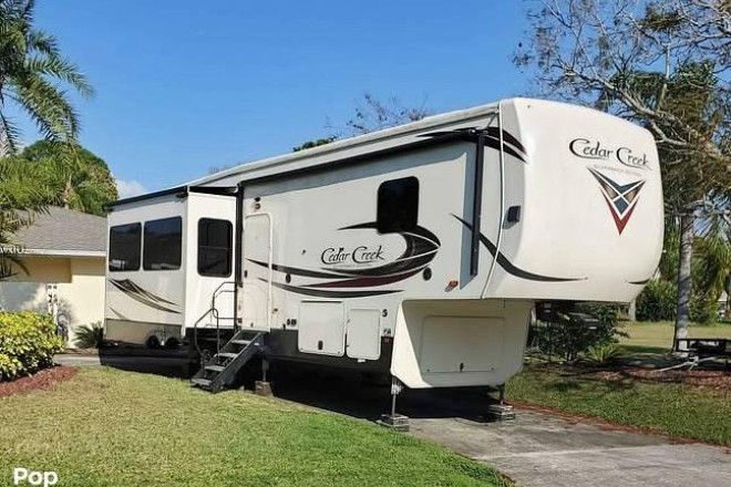 2021 Cedar Creek 31IK Silverback