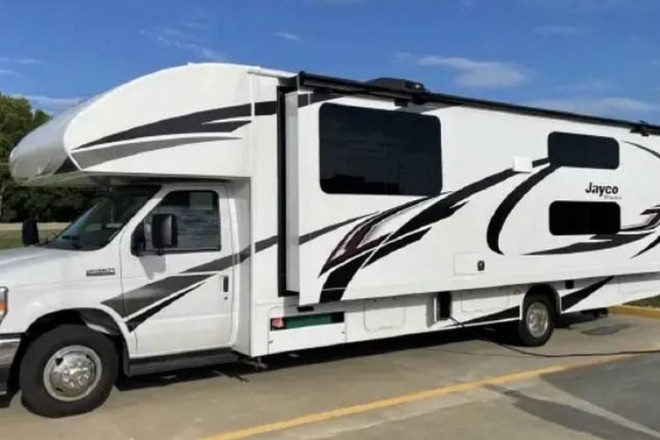 2021 Redhawk Series M-31 F Ford V8