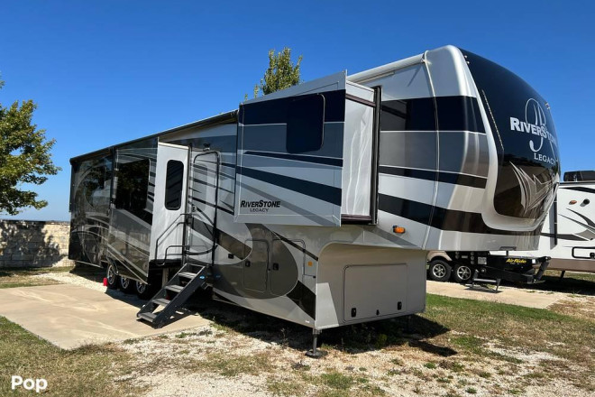 2021 Riverstone Legacy 39FKTH