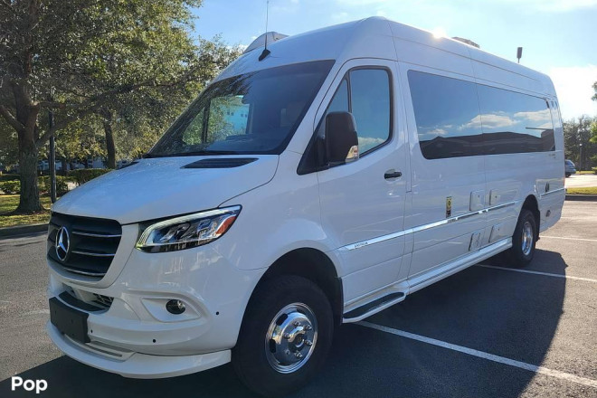 2024 Interstate gt 4x4