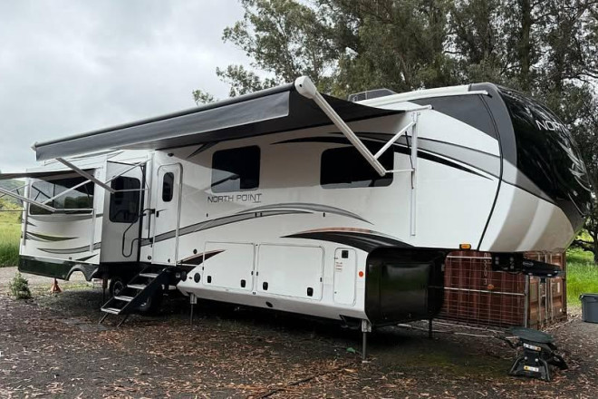 2023 North Point 377RLBH