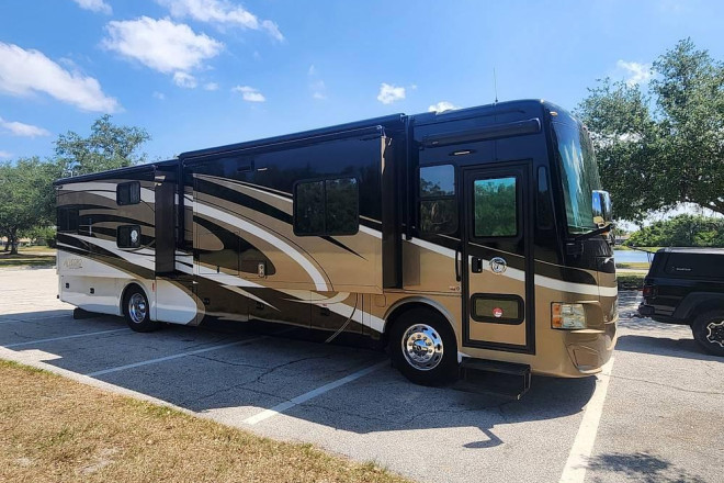 2017 Other ALLEGRO RED 38QBA