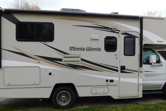 2017 Minnie Winnie 22R