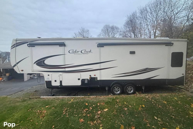 2021 Cedar Creek 31IK Silverback
