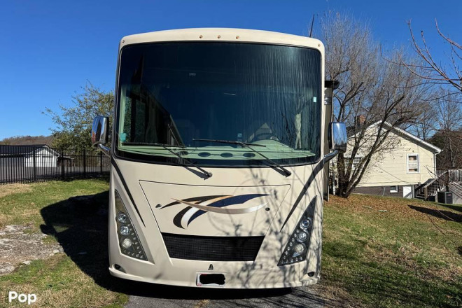 2017 Windsport Series M-34F Ford